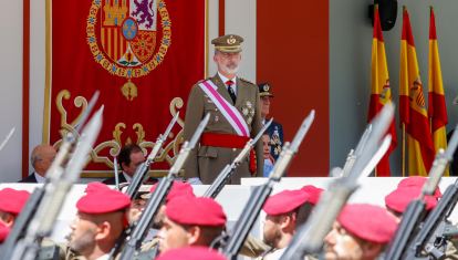 Casi 330 soldados han desfilado frente a Felipe VI y dona Letizia