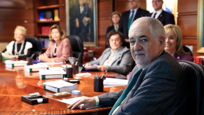 Conde-Pumpido en el primer pleno tras la renovación