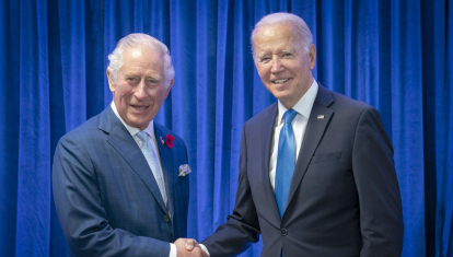 Carlos III saluda al presidente de los Estados Unidos, Joe Biden