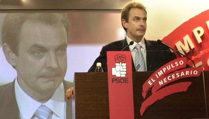Zapatero en el 35º Congreso del PSOE, en julio del año 2000