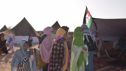 Mujeres saharauis en el campamento de refugiados de Ausserd