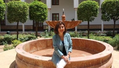 La consejera de Empleo, Rocío Blanco, posa para su entrevista en el Parlamento de Andalucía