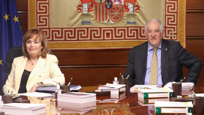 La vicepresidenta del Tribunal Constitucional, Inmaculada Montalbán y el presidente del Tribunal Constitucional, Cándido Conde-Pumpido