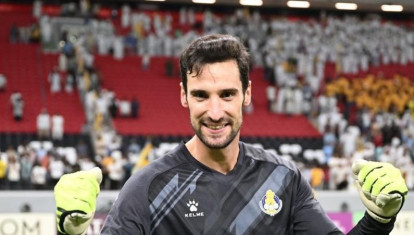 Sergio Rico redebutó en la portería del Al-Gharafa