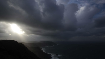 Aspecto del cielo y el mar en los acantilados del concello coruñés de Cedeira
