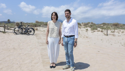 Diana Morant y el alcalde de Gandía, José Manuel Prieto, en la localidad valenciana