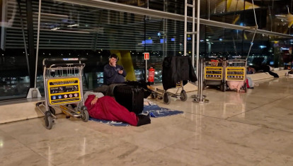 Gente viviendo en el aeropuerto de Barajas