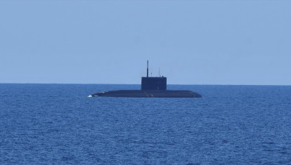 El sigiloso submarino ruso 'Krasnodar' navegando en superficie
