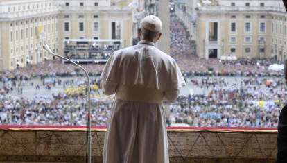 Estas con las vistas que ha tenido el Santo Padre durante el rezo de su primer Regina Coeli como líder espiritual de la cristiandad
