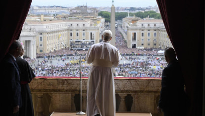 Estas con las vistas que ha tenido el Santo Padre durante el rezo de su primer Regina Coeli como líder espiritual de la cristiandad