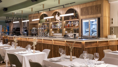Nueva imagen del restaurante Puerta del Mar de Valencia.