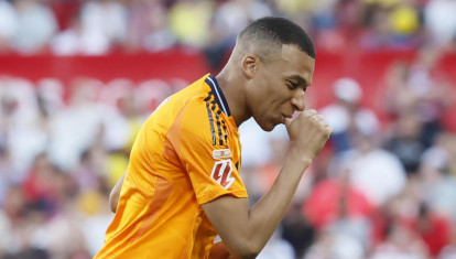 Mbappé celebra el primer gol del partido