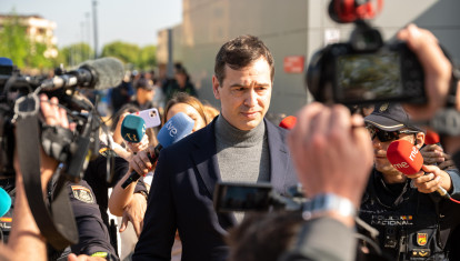 David Sánchez, hermano de Pedro Sánchez, saliendo de los Juzgados de Badajoz