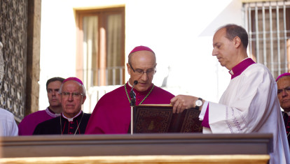 La toma de posesión del obispo de Córdoba, Monseñor Jesús Fernández,en imágenes