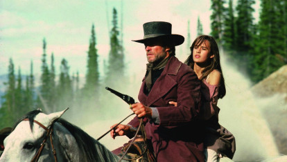 Clint Eastwood dirigió y protagonizó El jinete pálido