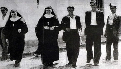 Unas monjas son 'paseadas' durante la Guerra Civil