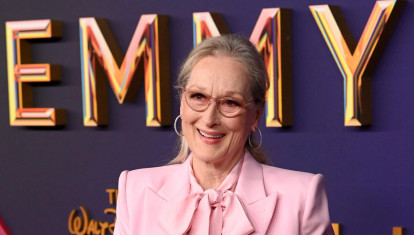 La actriz Meryl Streep asiste a los 76º premios Emmy en Los Ángeles, California