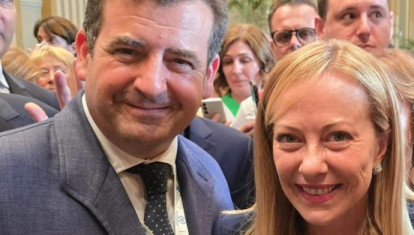 El diputado de Vox, Ricardo Chamorro, y la presidenta de Italia, Giorgia Meloni