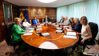 MADRID, 23/06/2025.- El presidente y la vicepresidenta del Tribunal Constitucional (TC), Cándido Conde Pumpido (fondo) e Inmaculada Montalbán (a su dcha), respectivamente, durante el pleno histórico de cinco días, que ha arrancado este lunes en Madrid, centrado en exclusiva en la ley de amnistía, con una ponencia que propone avalar la norma en líneas generales y que augura un debate intenso entre sus magistrados. EFE/ Borja Sanchez-Trillo