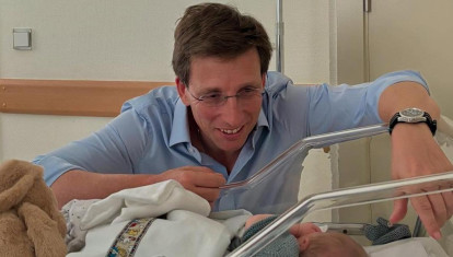 Almeida y su primer hijo Lucas