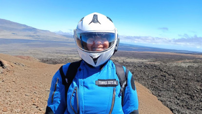 Mariló Torres, en su misión en la ladera de un volcán de Hawái