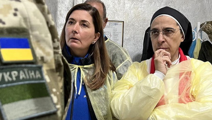 Sor Lucía Caram, en uno de sus frecuentes viajes a Ucrania