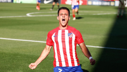 Diego Bri celebra un gol con el filial del Atlético
