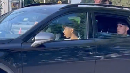 Lamine Yamal de copiloto en un coche de la marca Cupra