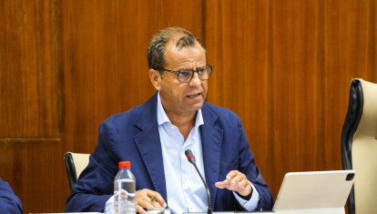 El director general de la Radio Televisión de Andalucía (RTVA), Juan de Dios Mellado, este martes en el Parlamento

REMITIDA / HANDOUT por JOAQUIN CORCHERO-PARLAMENTO DE ANDALUCÍA
Fotografía remitida a medios de comunicación exclusivamente para ilustrar la noticia a la que hace referencia la imagen, y citando la procedencia de la imagen en la firma
22/7/2025