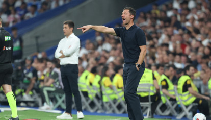 Xabi Alonso, durante su estreno en el Santiago Bernabéu