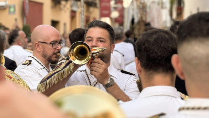 Músico de la banda de las Tres Caídas de Sevilla