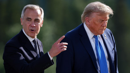 Donald Trump junto al primer ministro canadiense, Mark Carney