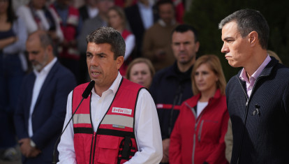 Imagen de archivo del expresidente Carlos Mazón con Pedro Sánchez durante la dana de Valencia.