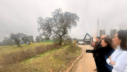 Representantes de Vox, en el lugar del accidente ferroviario de Adamuz