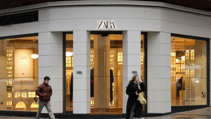 A CORUÑA, 30/01/2026.- Zara, la marca insignia del grupo Inditex, cierra la primera tienda abierta hace medio siglo por el fundador de la multinacional, Amancio Ortega, y ubicada en la calle Juan Flórez de A Coruña. EFE/Cabalar
