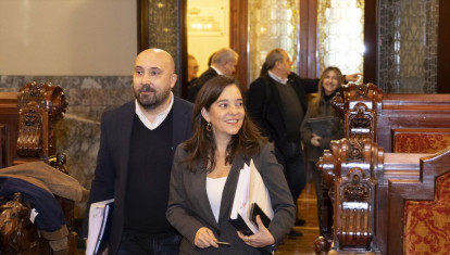 La alcaldesa de La Coruña, Inés Rey, y el portavoz del Gobierno local, José Manuel Lage Tuñas, a su llegada al pleno
REMITIDA / HANDOUT por ANDY PÉREZ
Fotografía remitida a medios de comunicación exclusivamente para ilustrar la noticia a la que hace referencia la imagen, y citando la procedencia de la imagen en la firma
12/2/2026