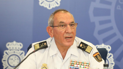 (Foto de ARCHIVO)
El director adjunto operativo, José Ángel González, interviene en la presentación de la iniciativa para concienciar sobre los peligros asociados al juego online entre adolescentes, en el Complejo Policial de Canillas, a 15 de septiembre de 2021, en Madrid (España). La Policía Nacional y Orange han presentado una campaña de concienciación sobre los perjuicios que el juego online puede causar en los adolescentes y sus familias. El proyecto está enmarcado en la iniciativa #PorUnUsoLovedelaTecnología para concienciar a los padres de los riesgos que supone para sus hijos el acceso a este tipo de actividad.  Adicción, aislamiento, ansiedad o agresividad son solo algunas de sus posibles consecuencias.

Marta Fernández / Europa Press
15 SEPTIEMBRE 2021;JUEGOS ONLINE;ADOLESCENTES;VICIO;ADICCIÓN;AISLAMIENTO;PELIGRO;ORDENADOR;INTERNET;JUEGOS
15/9/2021