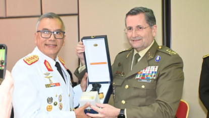 El Jefe de Estado Mayor del Ejército de Tierra, general de ejército Amador Enseñat y Berea, ha participado en Asunción (Paraguay) en la Sesión Inaugural del XXXVII Ciclo bienal de la Conferencia de Ejércitos Americanos