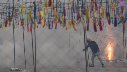 Imagen de un disparo de una mascletà en las Fallas de Valencia.