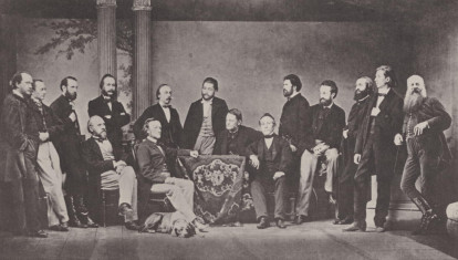 El compositor alemán Richard Wagner posando con sus amigos durante un ensayo de la ópera Tristán e Isolda.