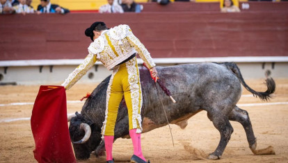 Ginés Marín, con la muleta ante el cuarto toro de la tarde, al que cortó una oreja