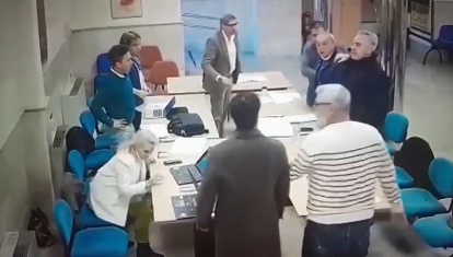 Imágenes de la comisión en el Ayuntamiento de Aranjuez tras la agresión del concejal del PSOE, Jose María Cermeño Terol, al portavoz de Vox, David Esteban Fernández Domínguez