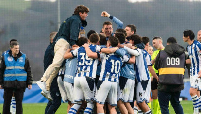 Los jugadores de la Real Sociedad 'B' celebran la victoria frente al Castellón