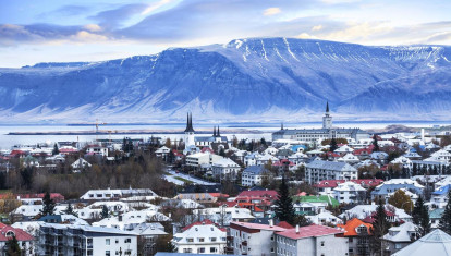 Hermosa vista aérea de la ciudad de Reykjavik, Islandia