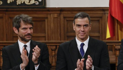 Urtasun y Sánchez en la ceremonia de entrega del Premio Cervantes 2024