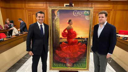 José María Bellido y Rafael Castejón, junto al cartel del Mayo Festivo