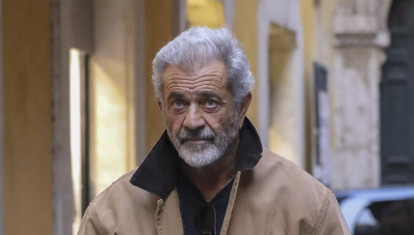 Mel Gibson, paseando por las calles de Roma