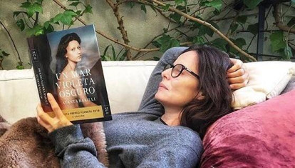 Aitana Sánchez Gijón, en la terraza de su propiedad