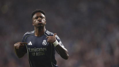Vinicius Junior celebra tras marcar el 0-2 ante el Espanyol