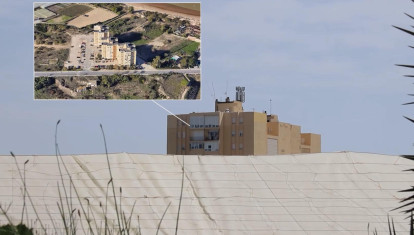 Cámaras térmicas y drones desplegados desde la azotea del edificio residencial más alto de la zona, en Sanlúcar de Barrameda